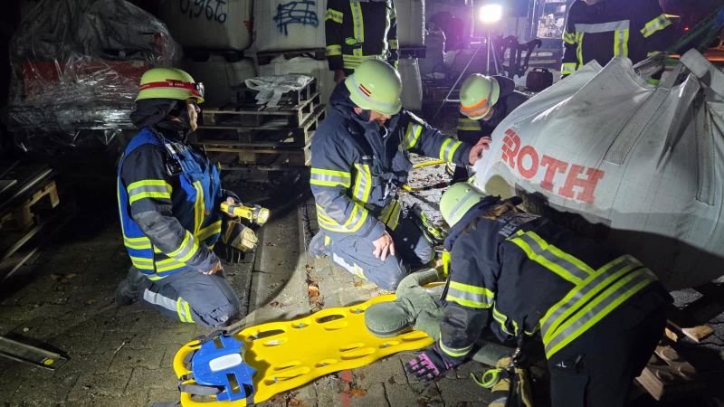 Bild "Übungen:20251119_Uebung_Baustoffe_Roth.jpg"