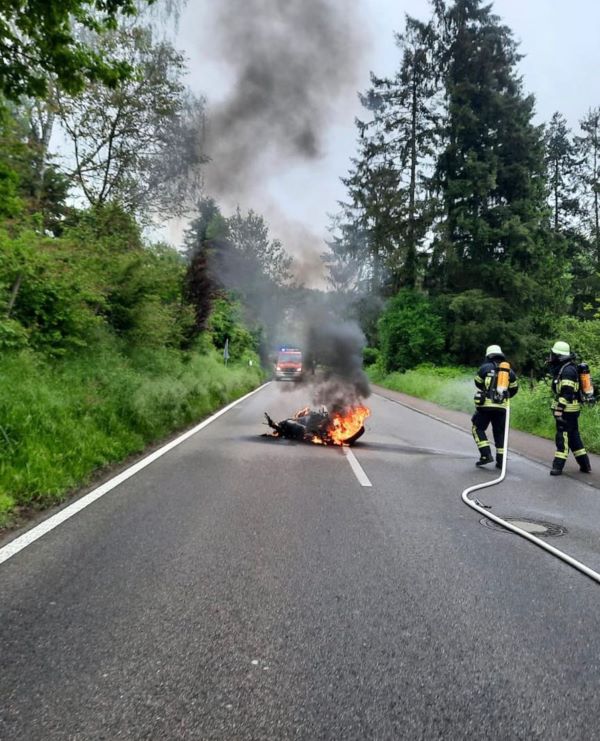 Bild "Einsatzberichte:20230512_Einsatz_Motorradbrand.jpeg"